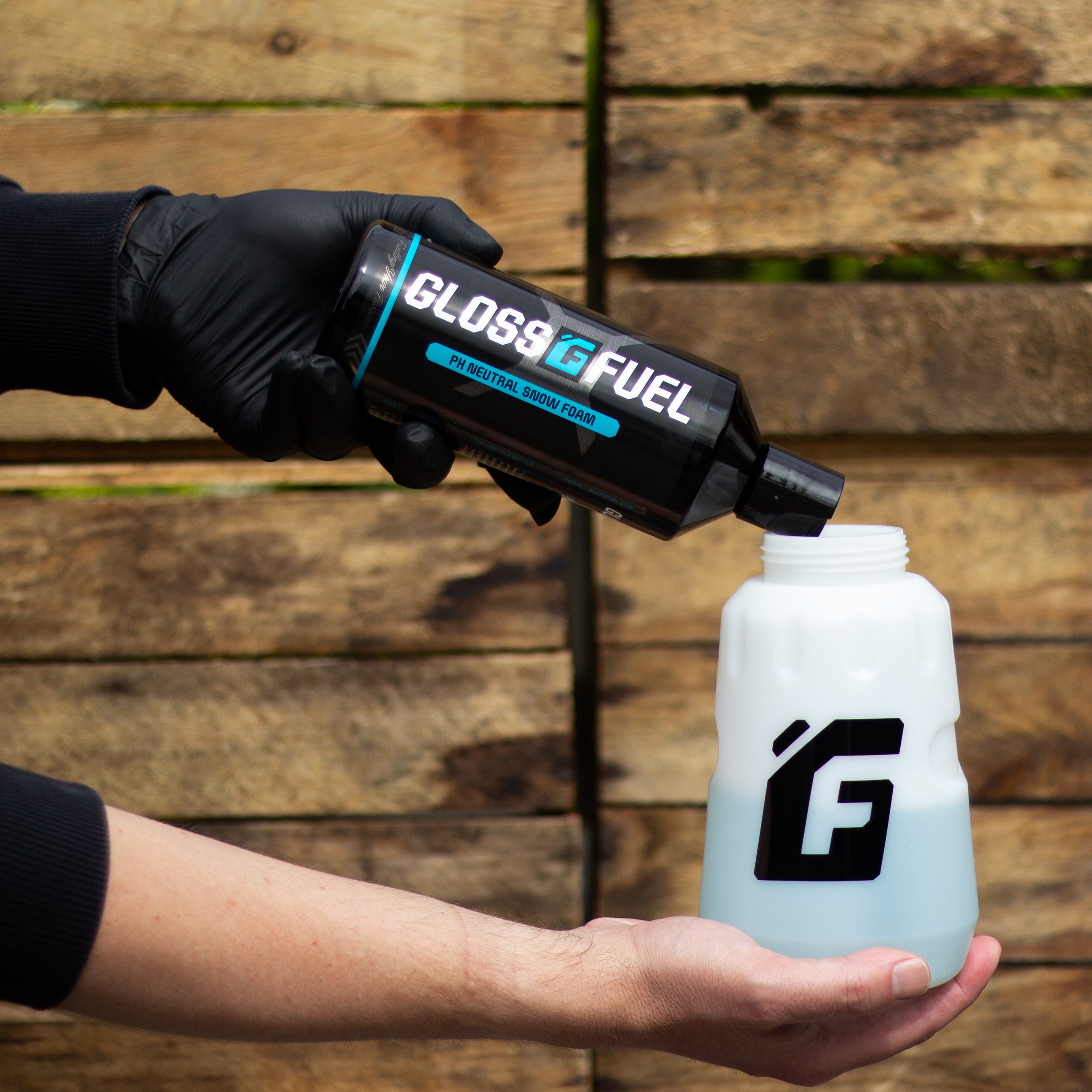 Gloss Fuel pH Neutral Snow Foam - 500ml Bottle Pouring into a Snow Foam Bottle