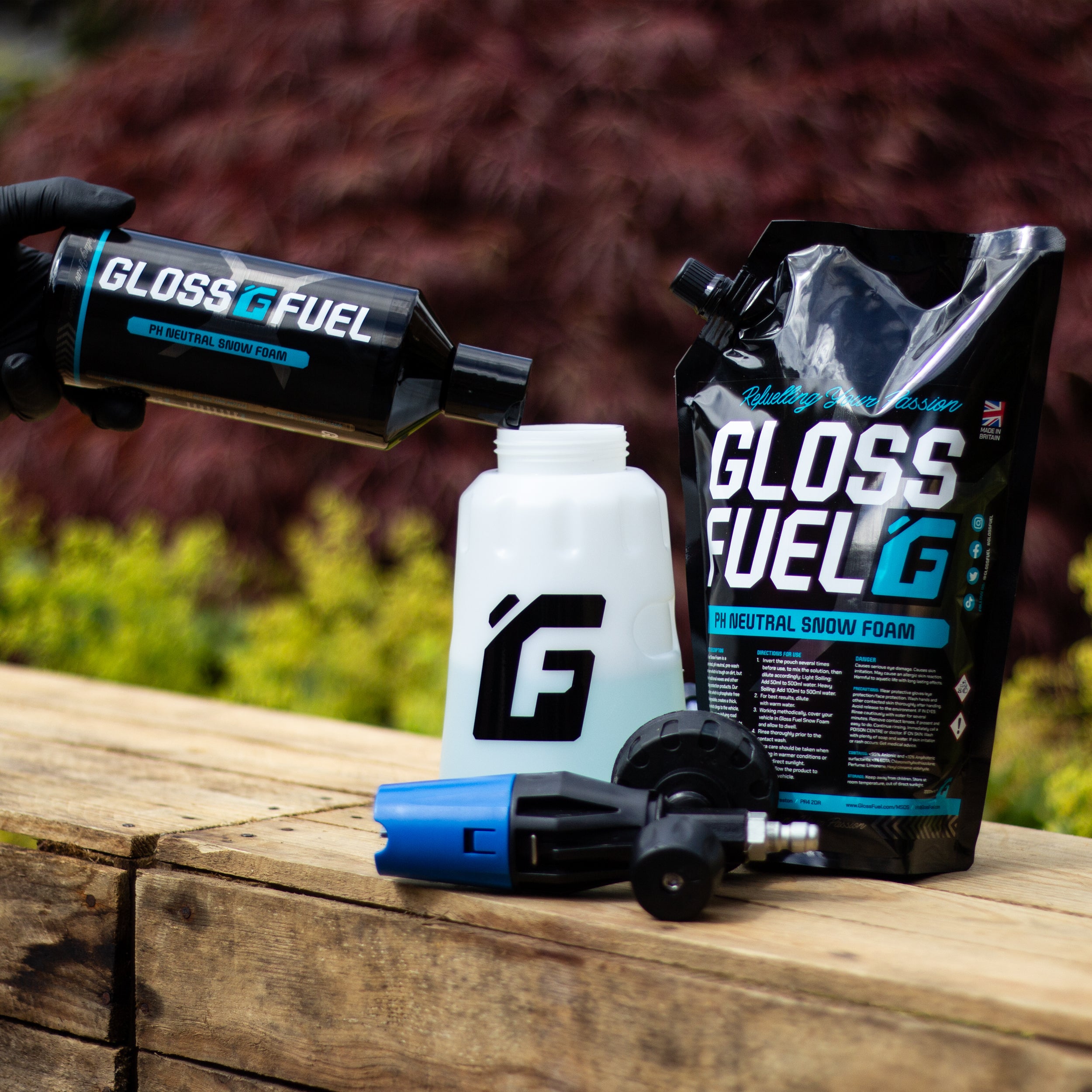 Gloss Fuel pH Neutral Snow Foam - 500ml Bottle Pouring into a Snow Foam Bottle with a 1Litre Refuel Pack
