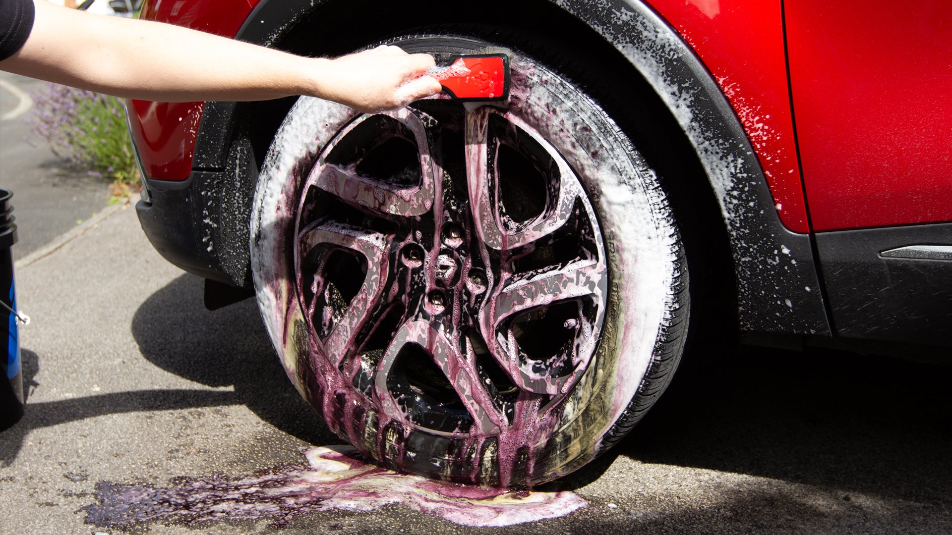 What Is The Best Way To Clean Car Tyres?