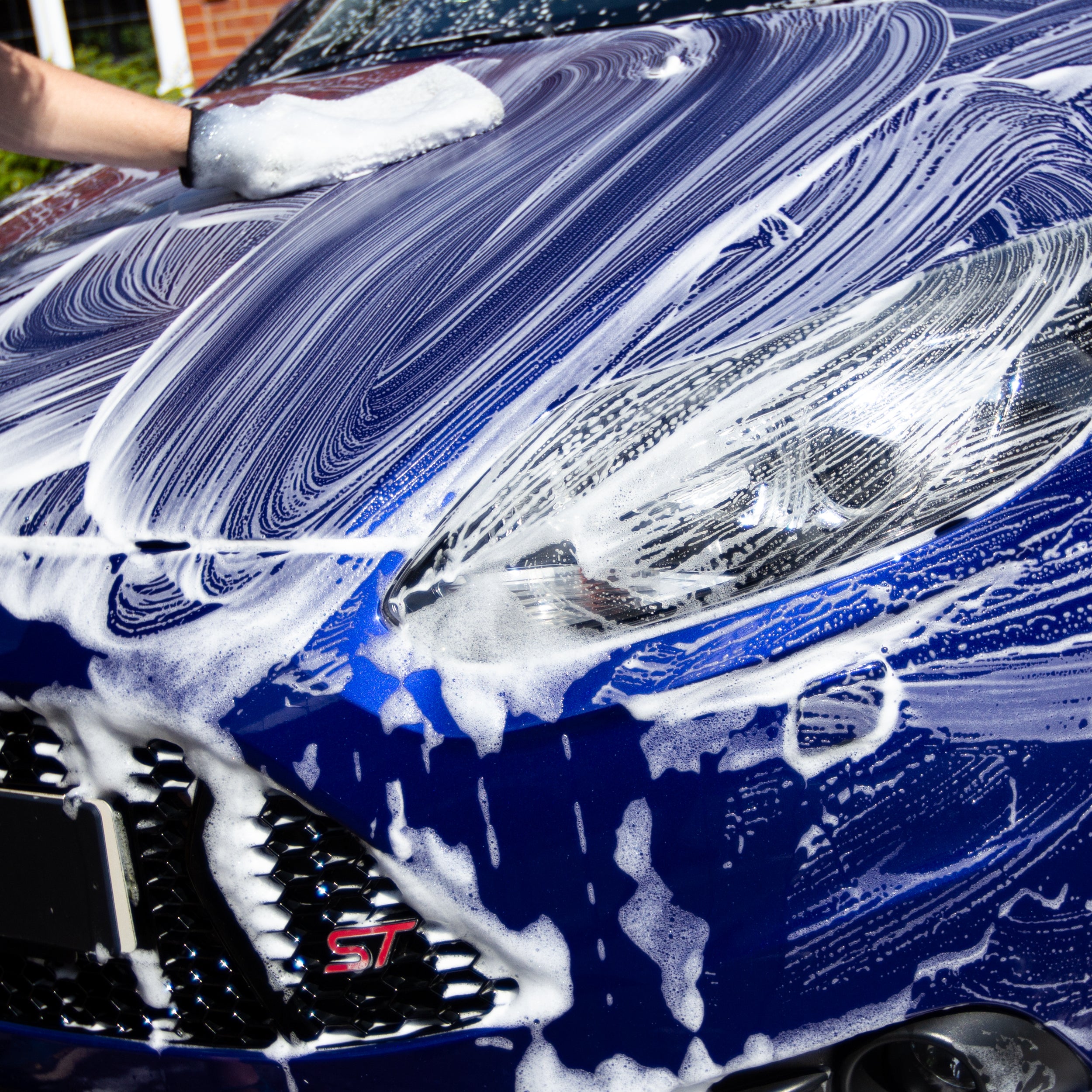 Gloss Fuel Gloss Enhancing Car Shampoo - Soap Suds and Wash Mitt Cleaning a Ford Focus ST
